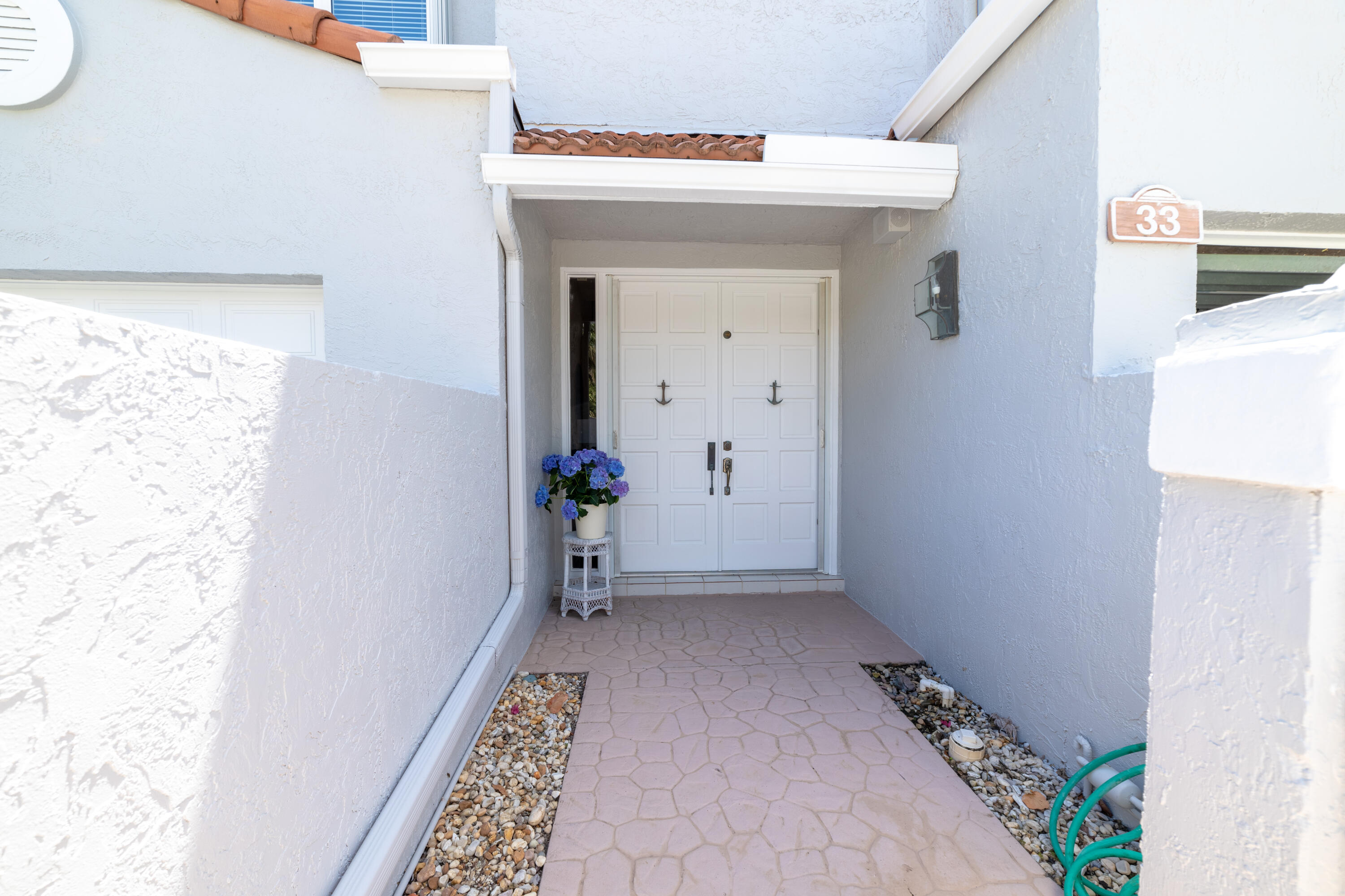 33 S Lakeshore Drive