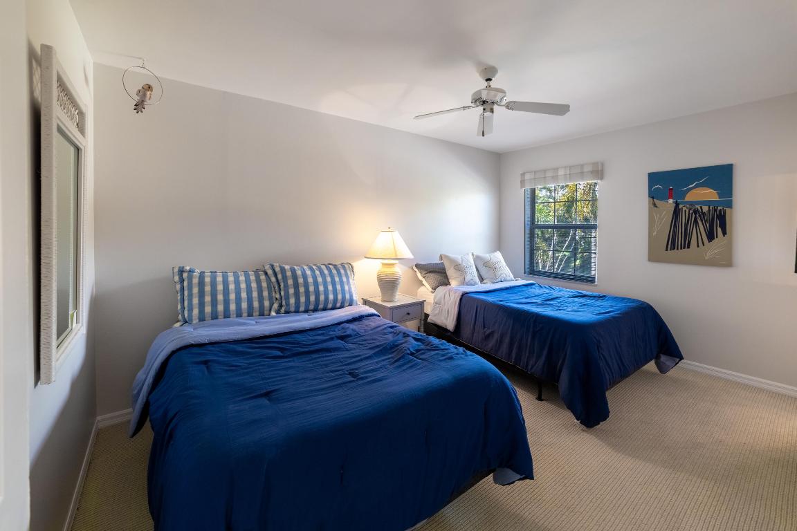 33 S Lakeshore Drive