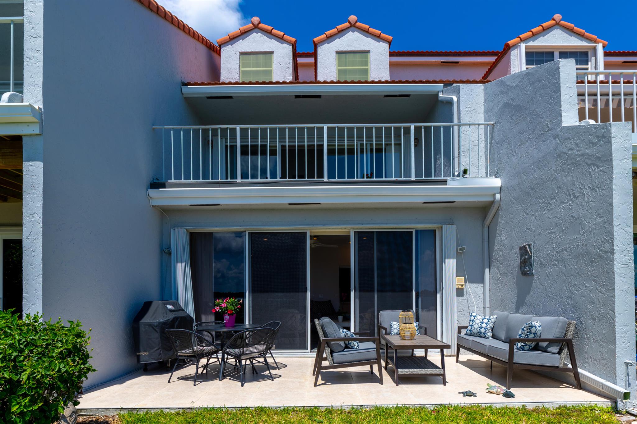 33 S Lakeshore Drive