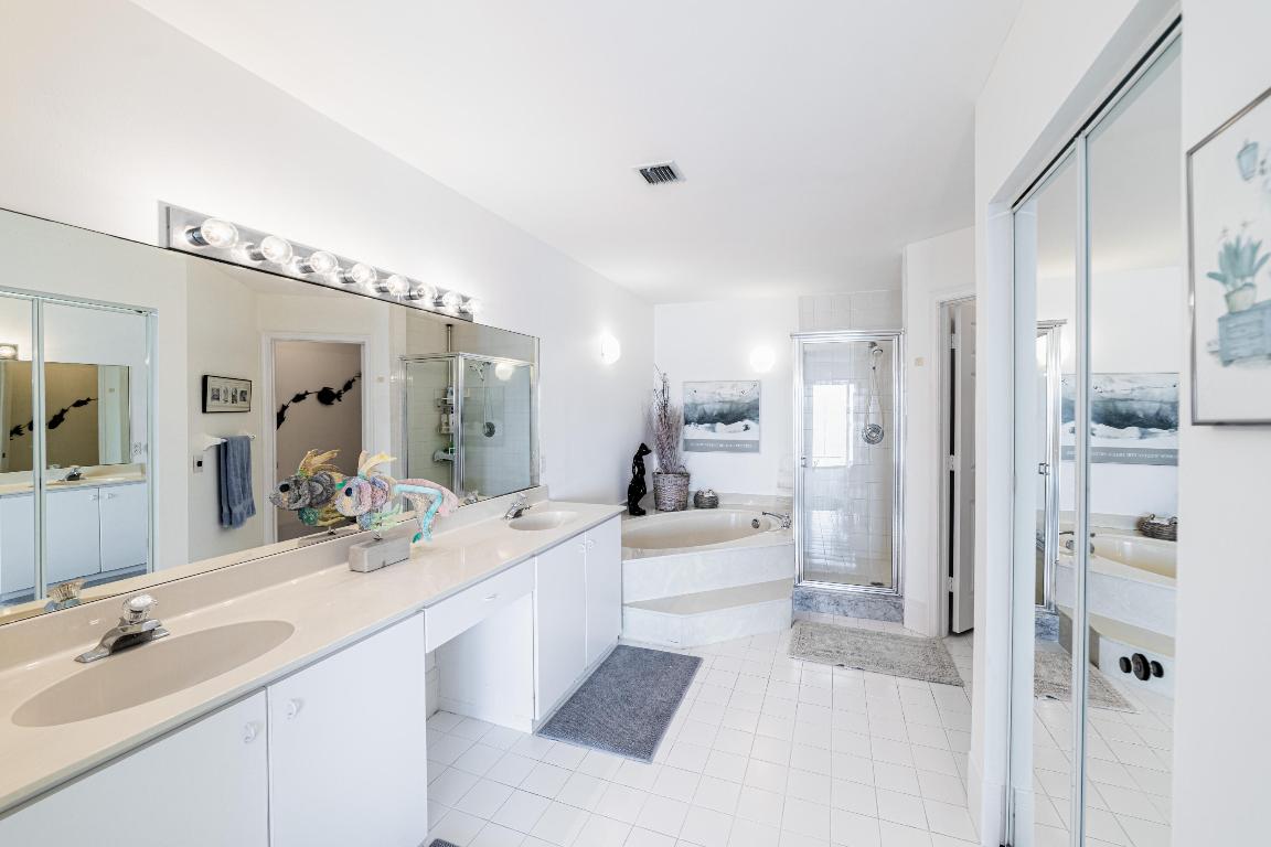 33 S Lakeshore Drive