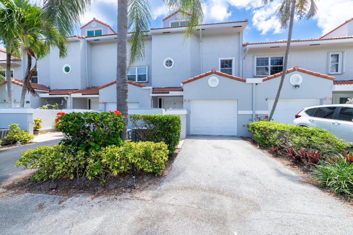 33 S Lakeshore Drive