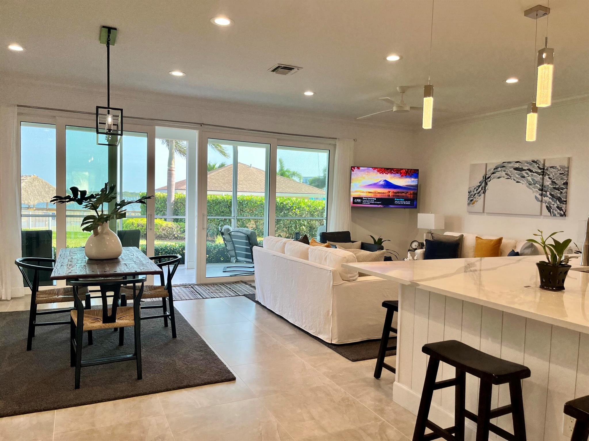 33 S Lakeshore Drive