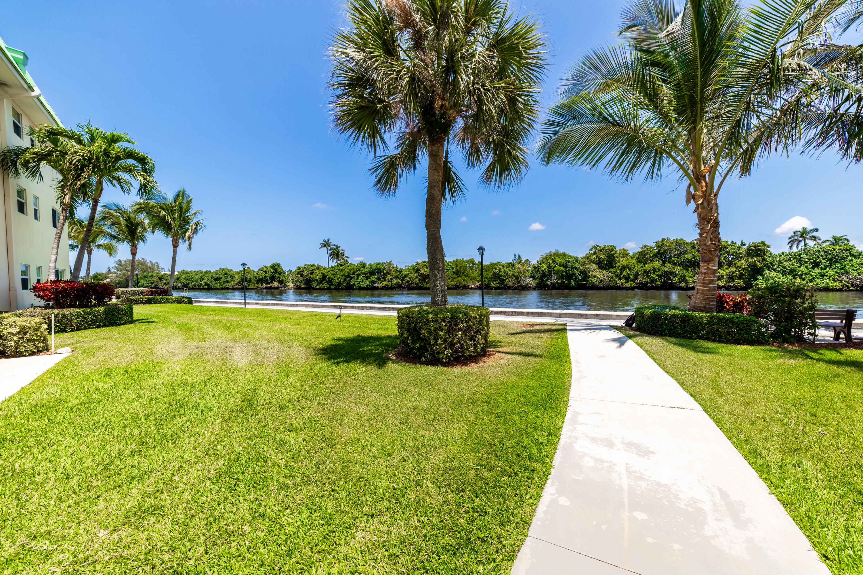 30 Colonial Club Drive 202