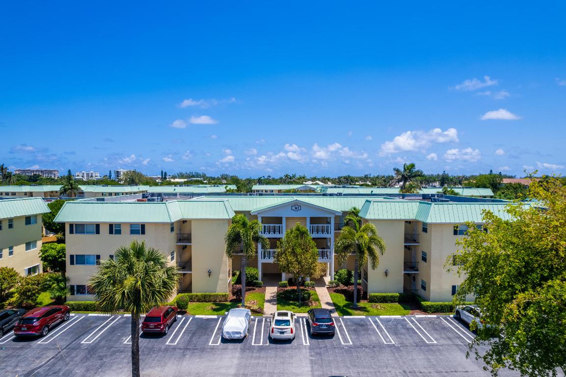 30 Colonial Club Drive 202