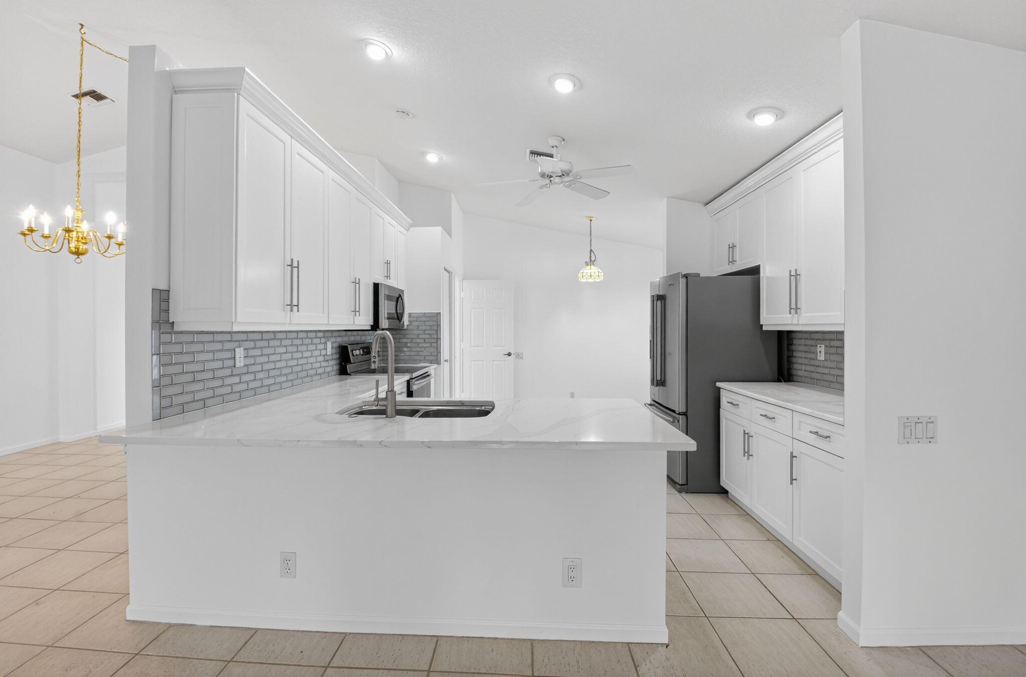 7021 Castlemaine Avenue