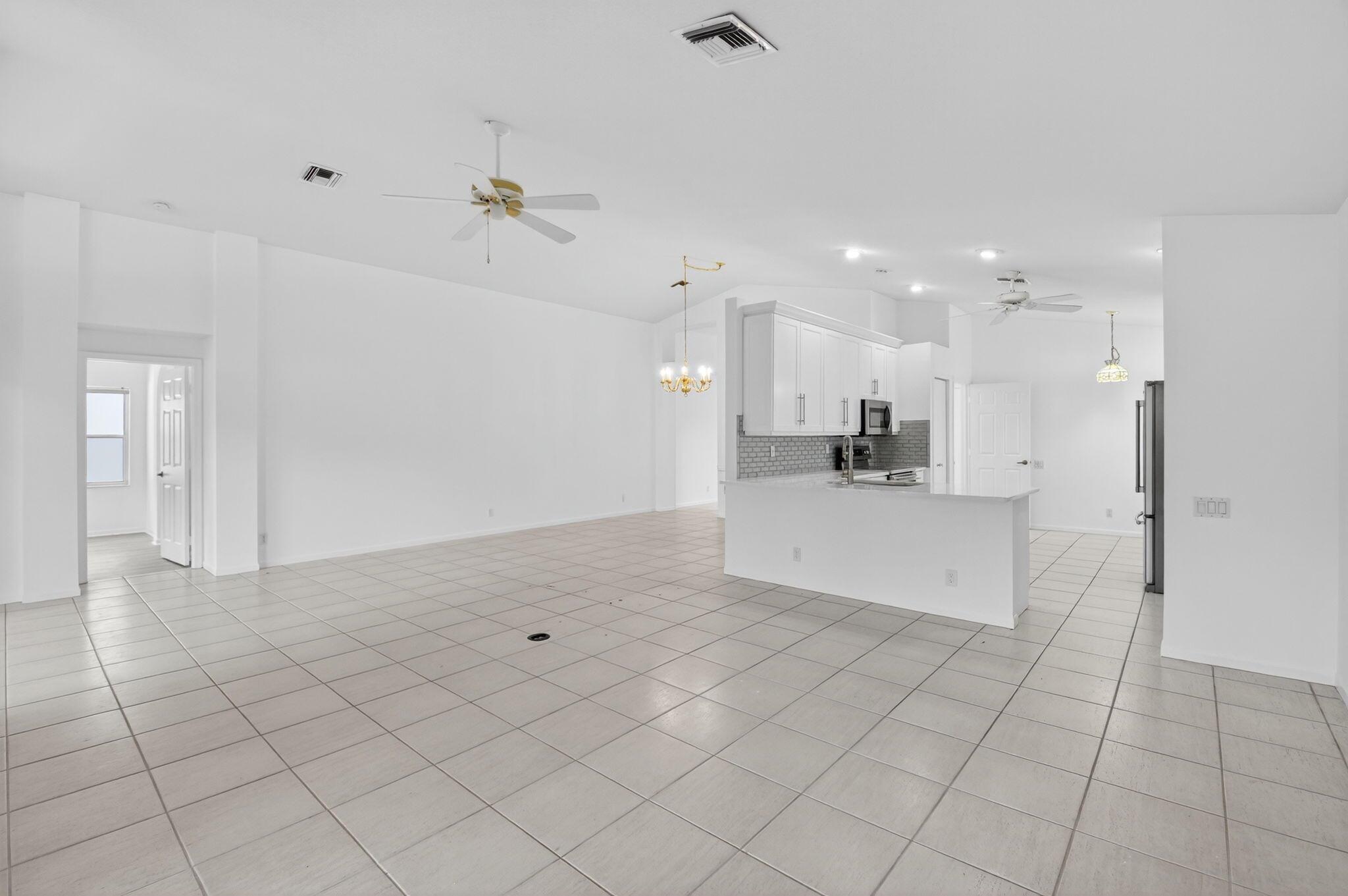 7021 Castlemaine Avenue