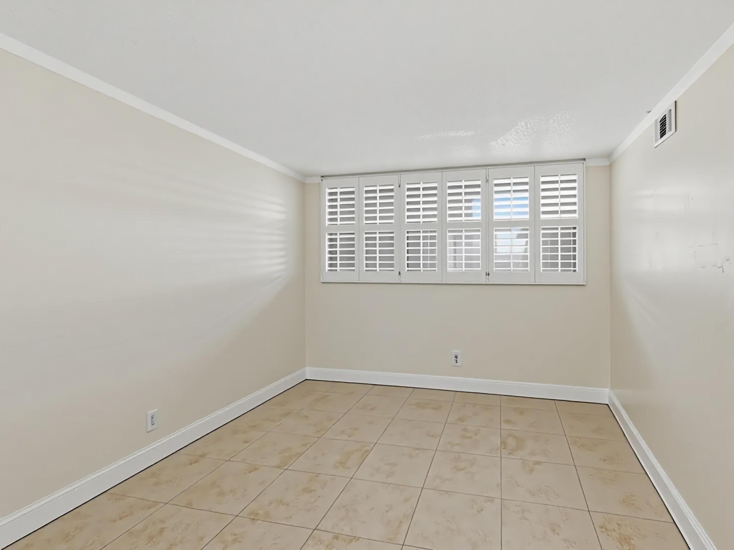 911 Gardenia Drive E 150