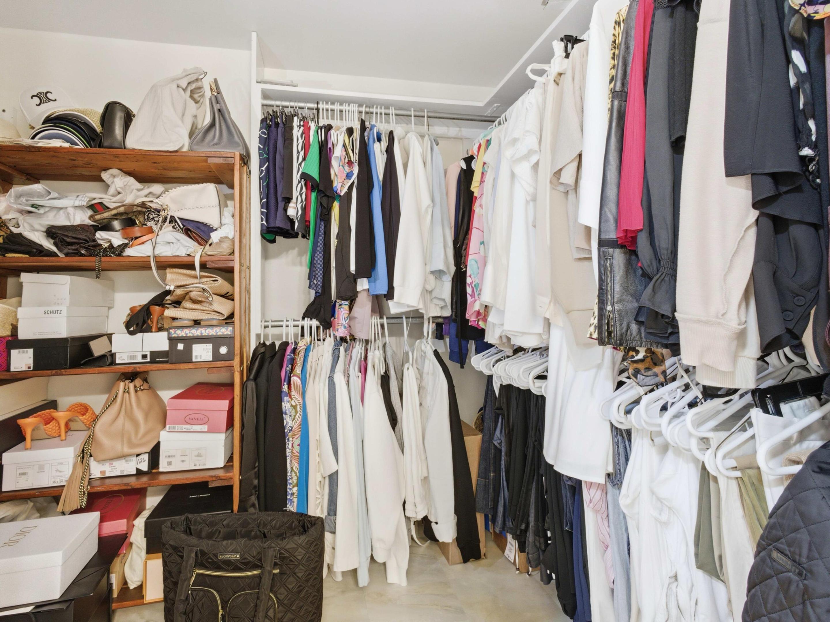 911 Gardenia Drive E 150