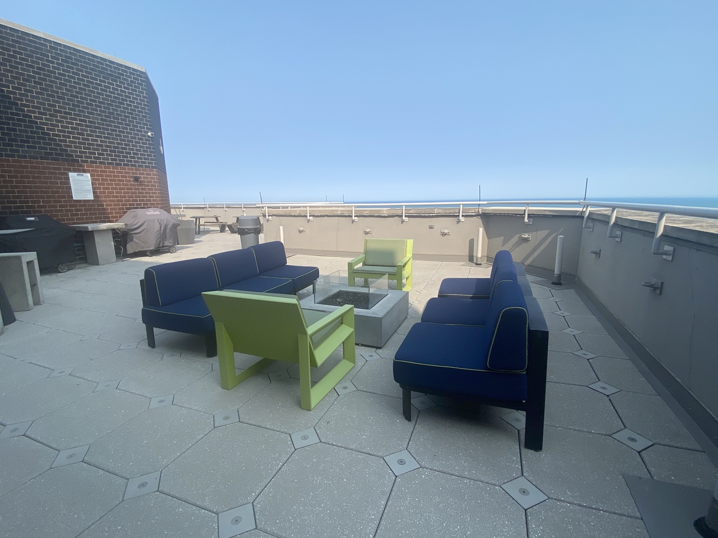 3660 N Lake Shore Drive Unit: 1512
