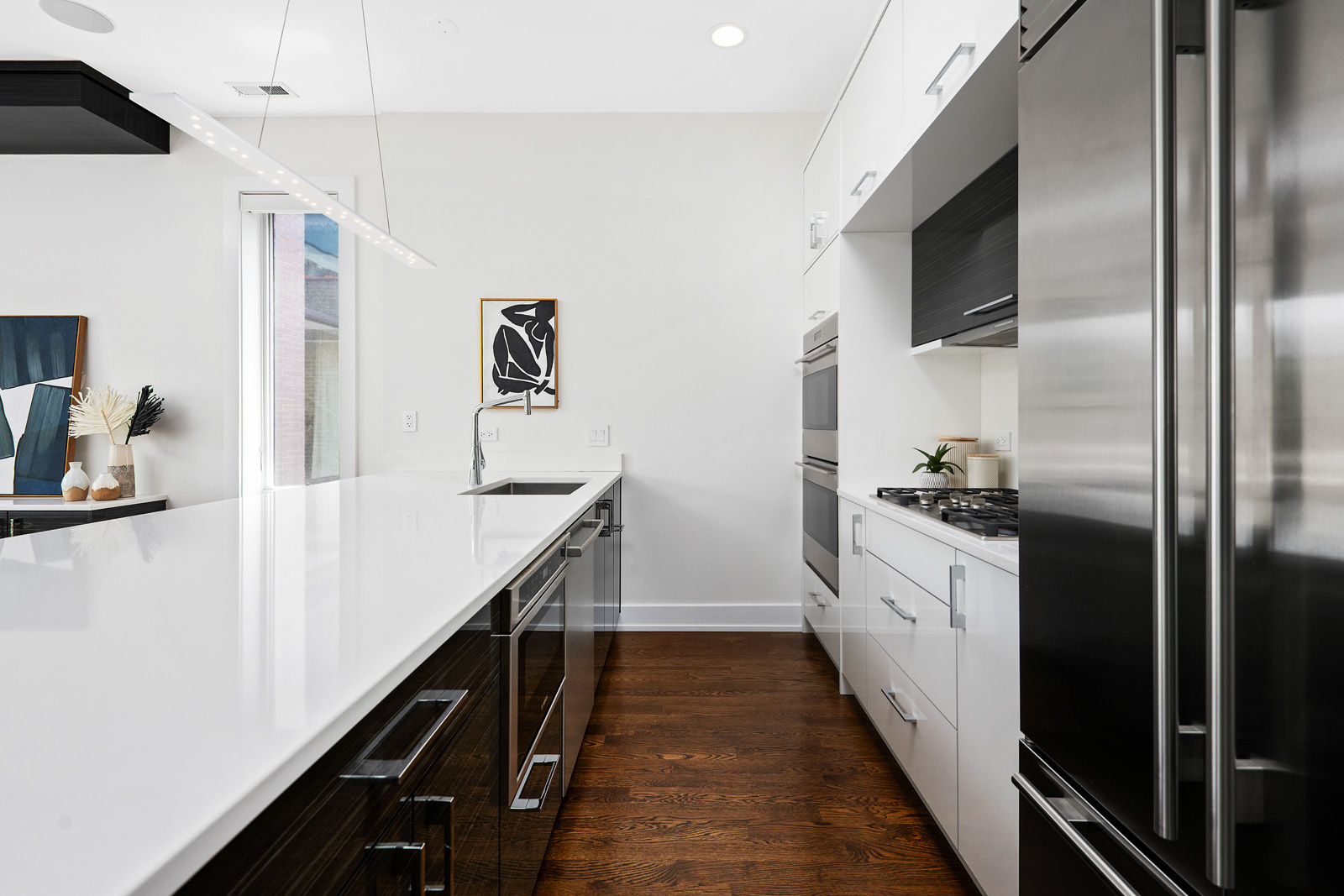 2908 N Burling Street Unit: 3