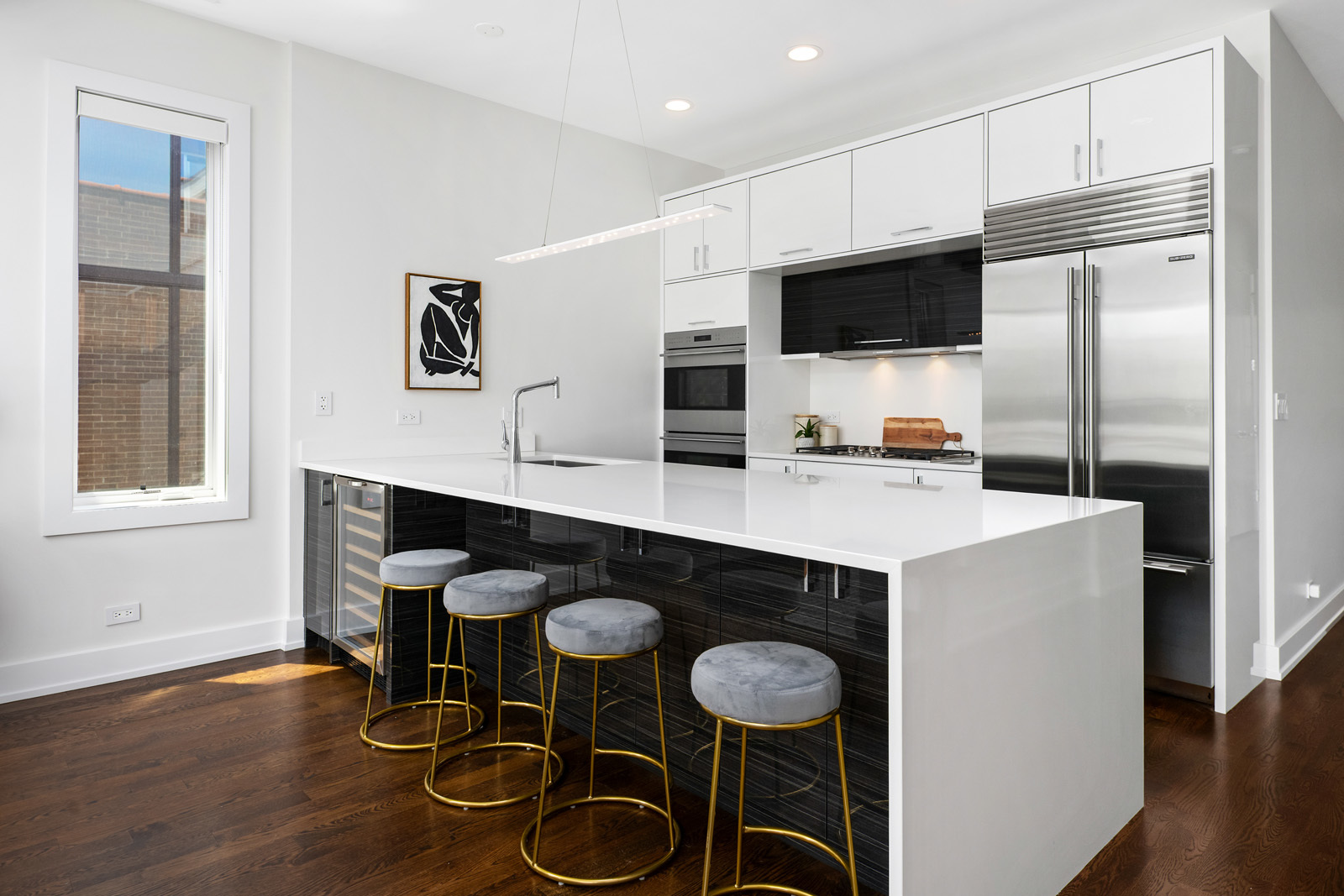 2908 N Burling Street Unit: 3