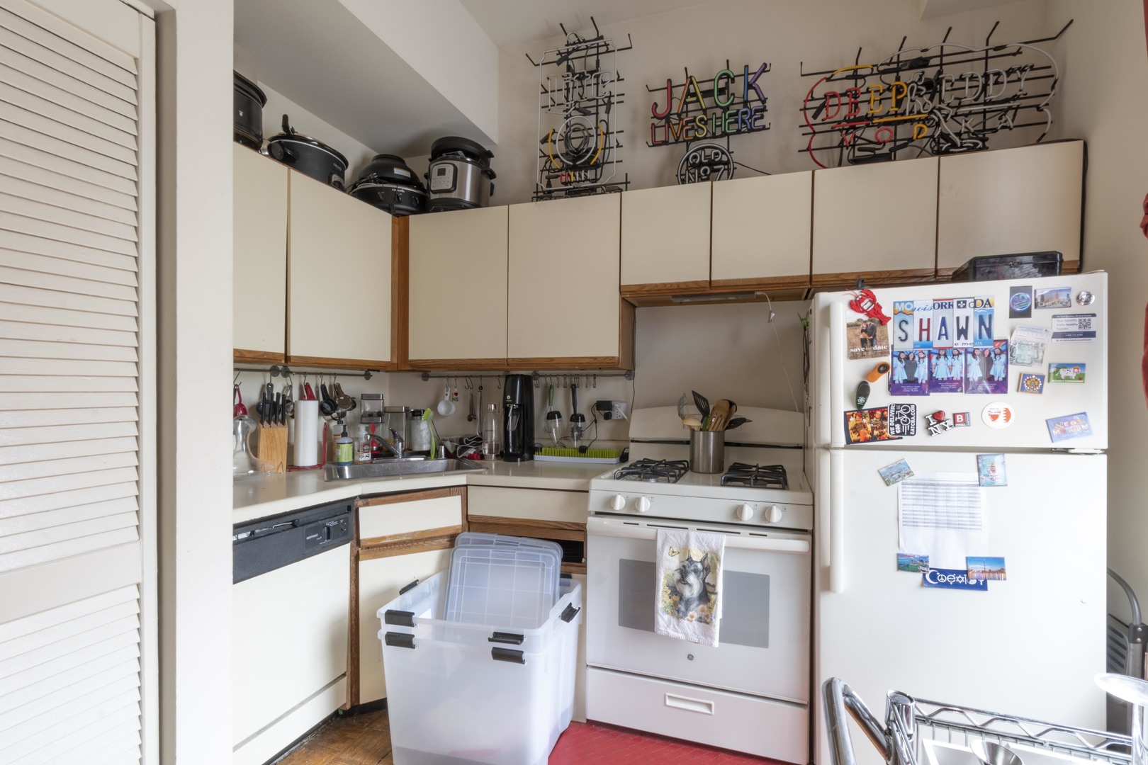 3751 N Halsted Street Unit: 212