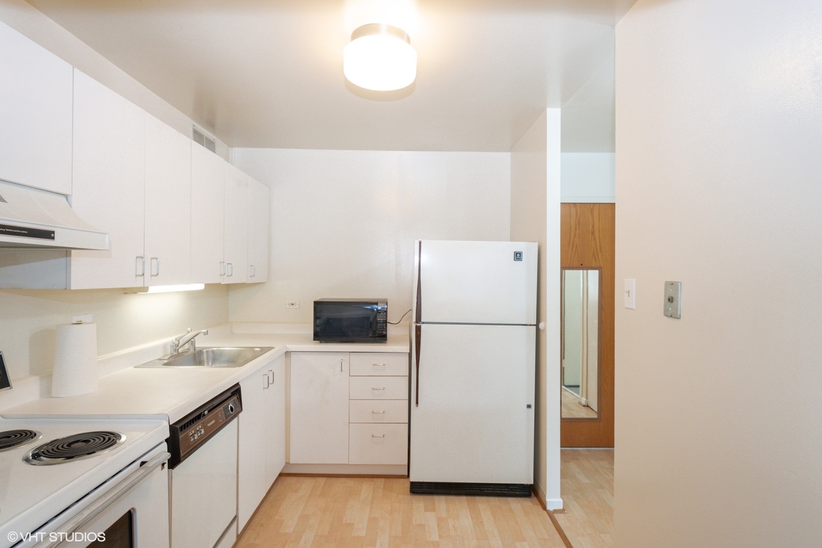 211 E Ohio Street Unit: 1911