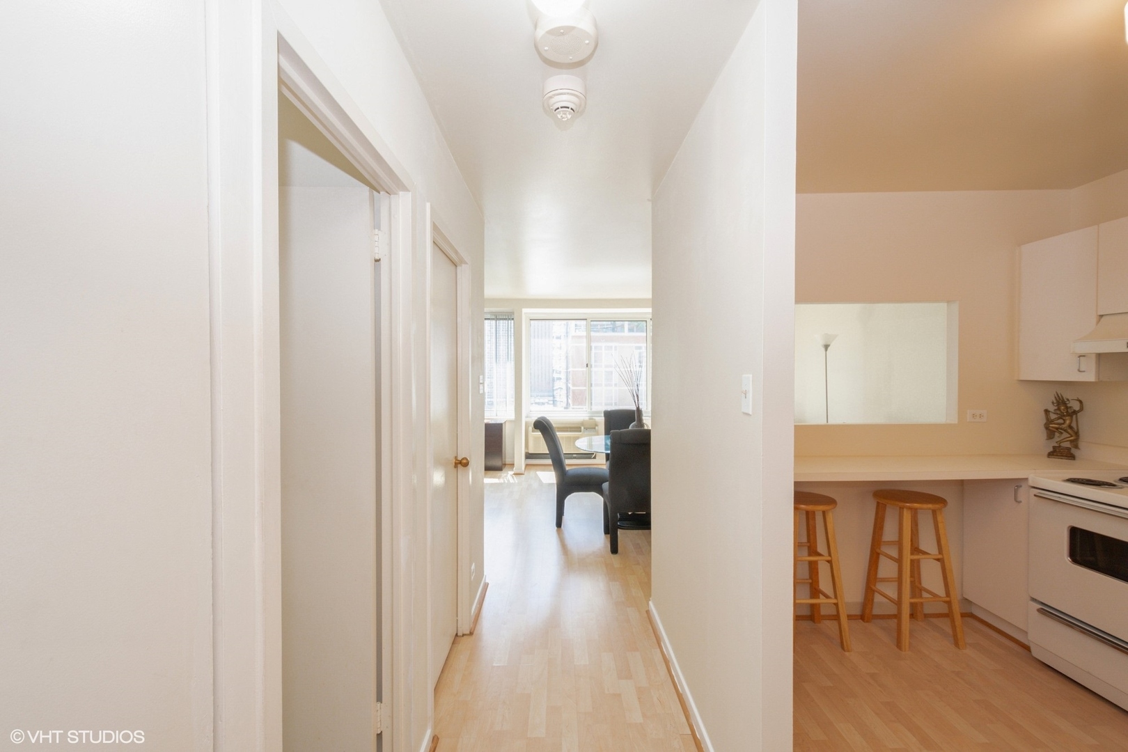 211 E Ohio Street Unit: 1911