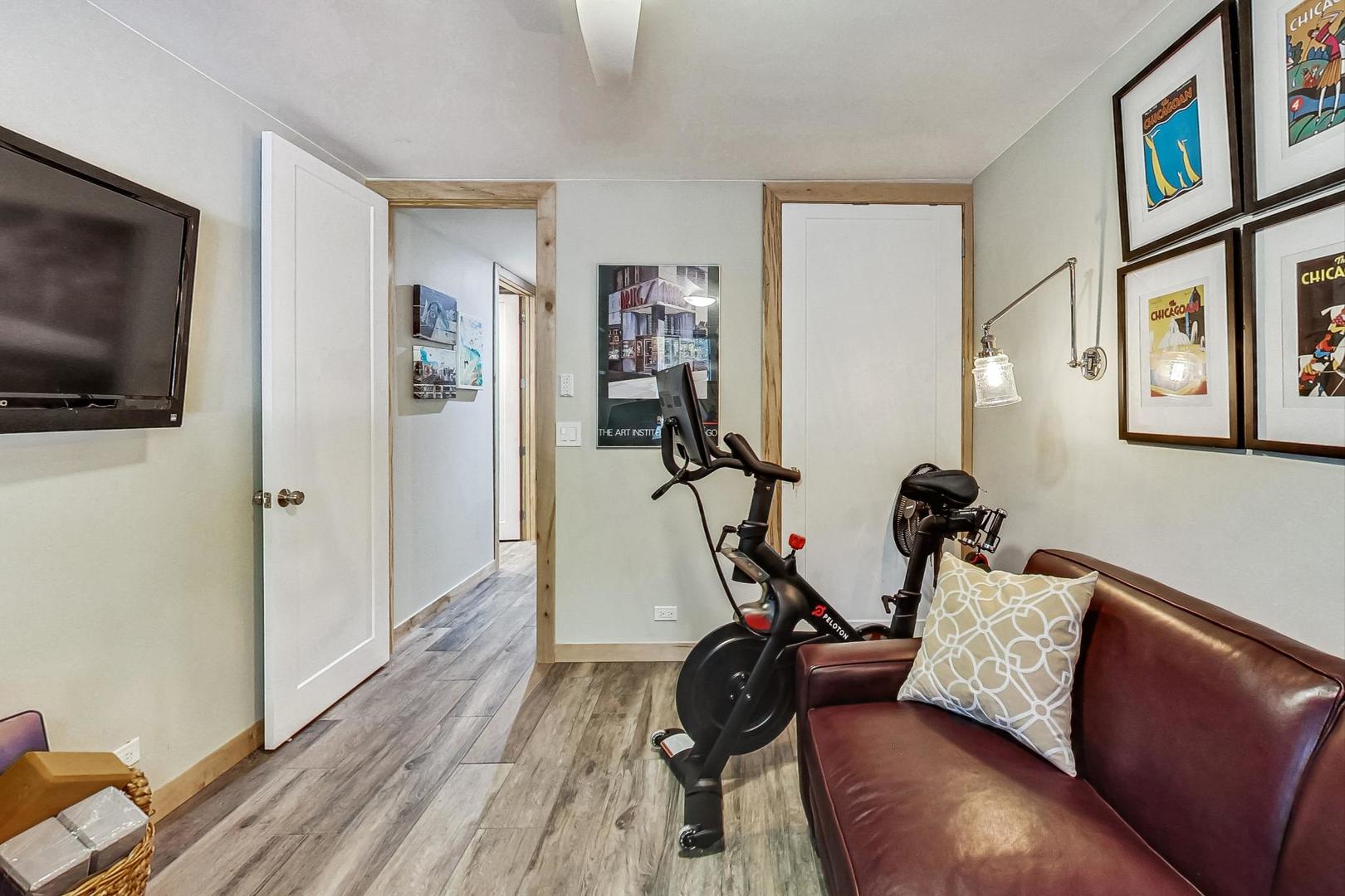 150 W Eugenie Street Unit: 12