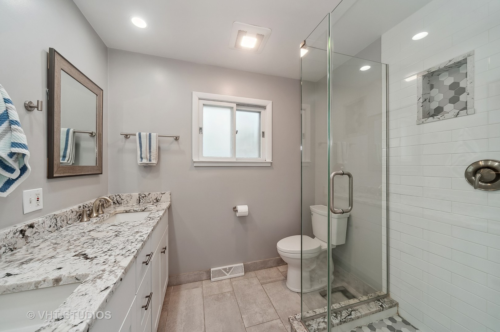 925 Castlewood Lane