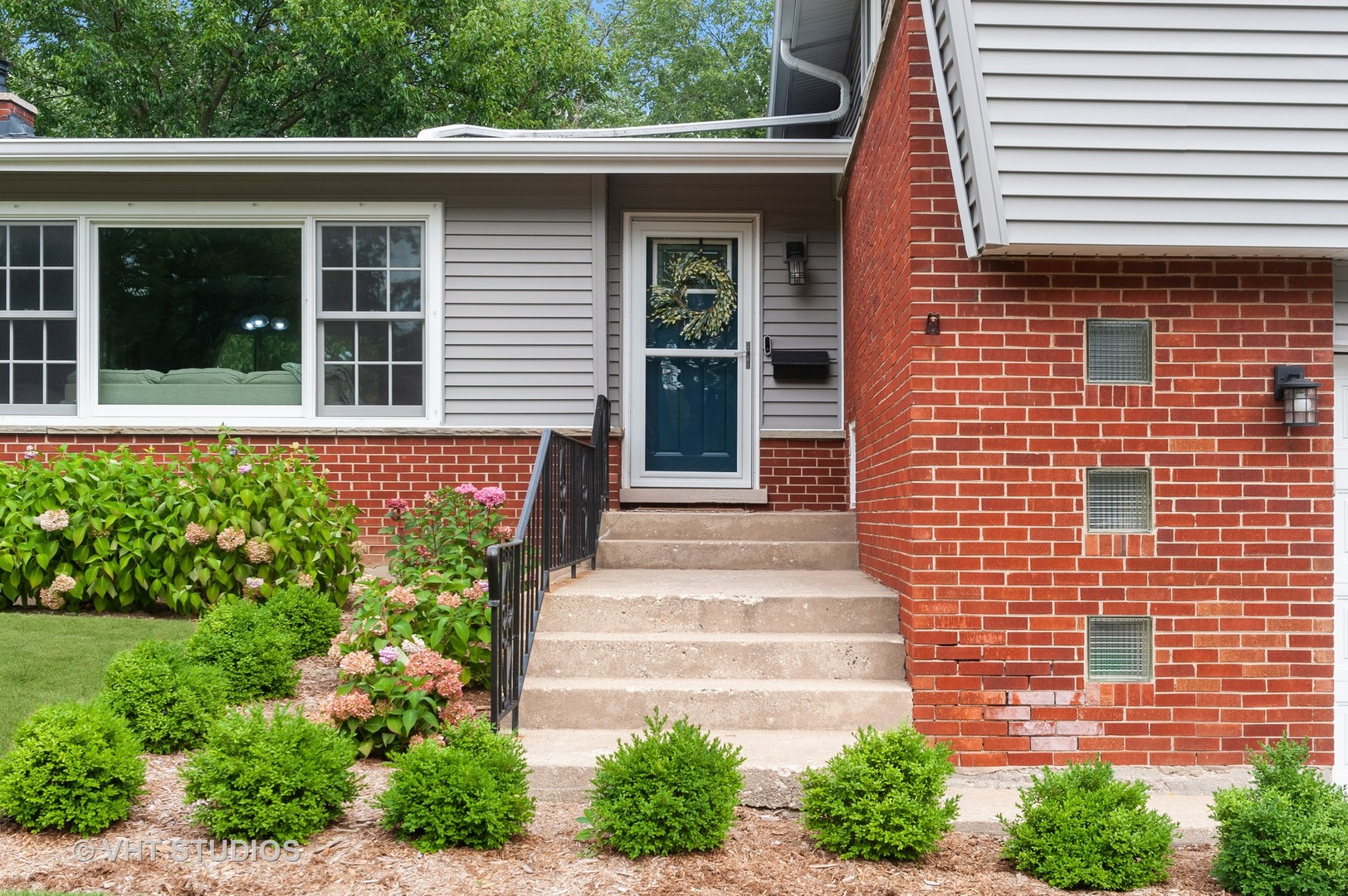 925 Castlewood Lane