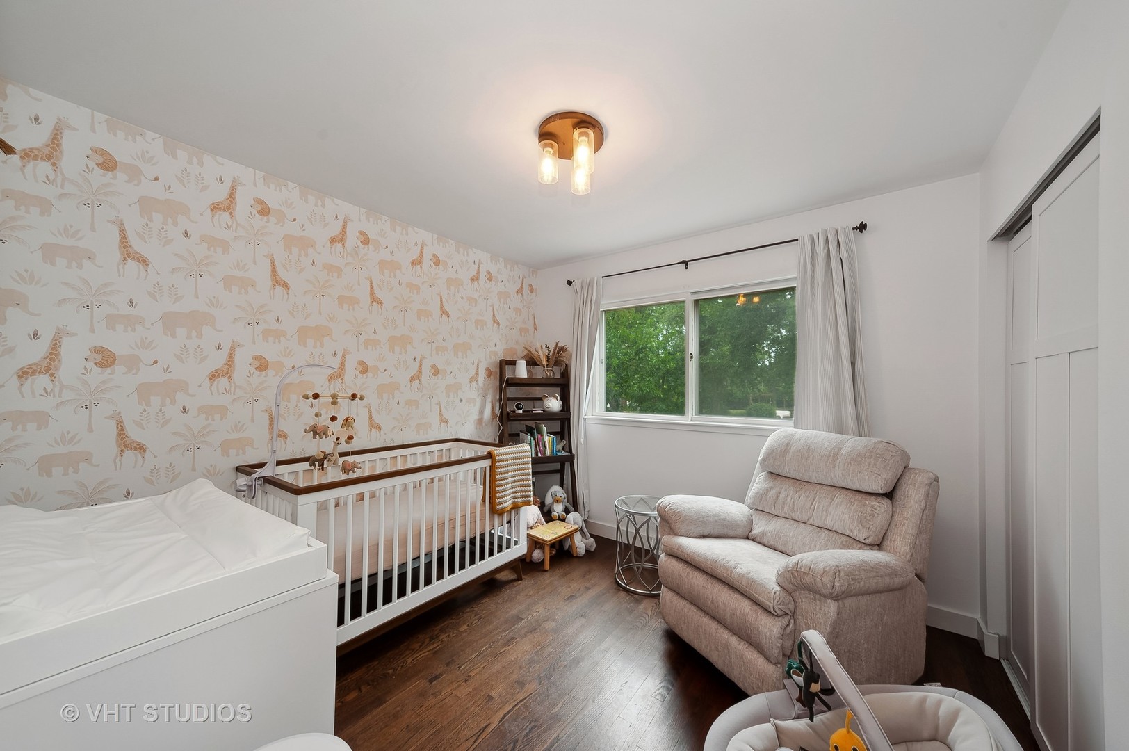 925 Castlewood Lane