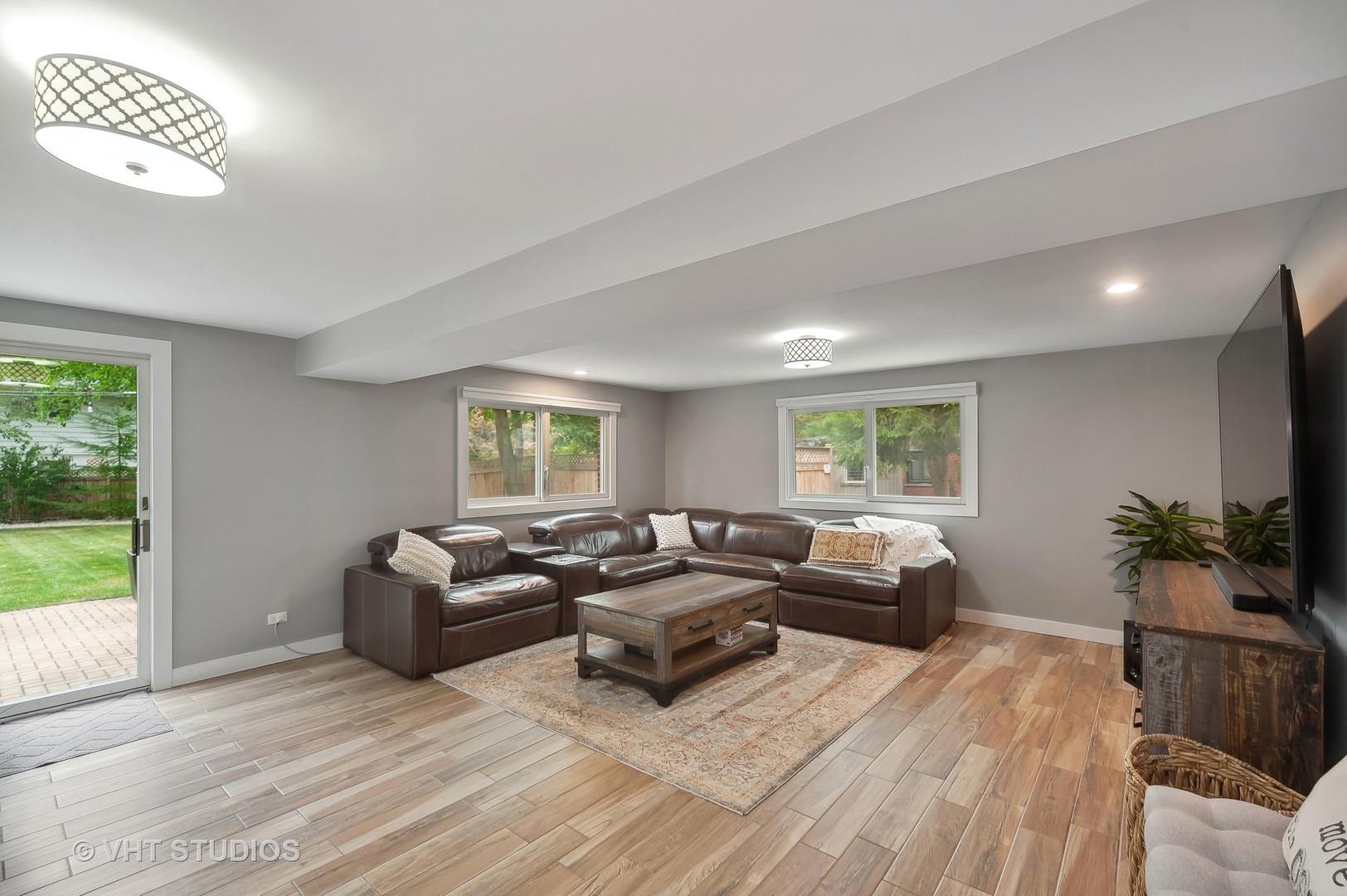 925 Castlewood Lane