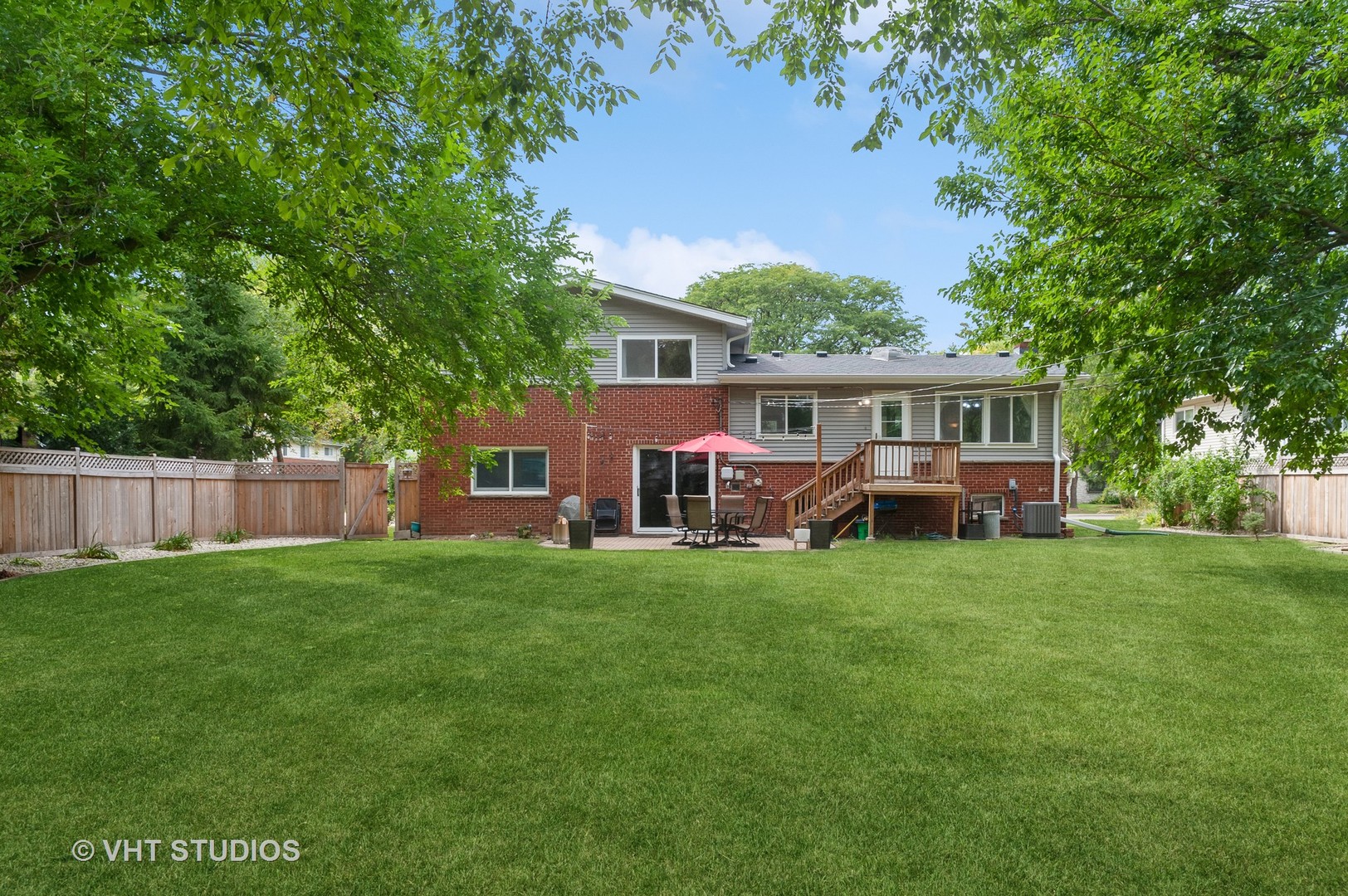 925 Castlewood Lane