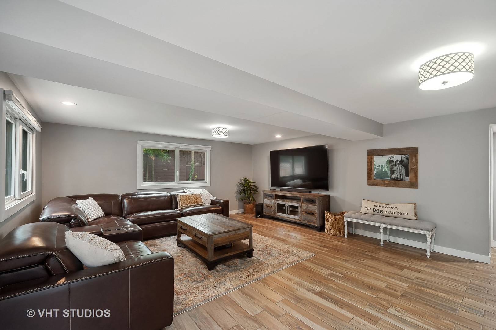 925 Castlewood Lane