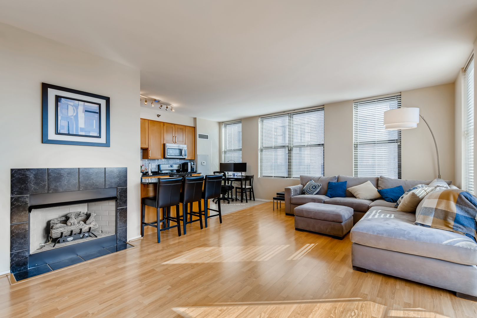 330 N Jefferson Street Unit: 805