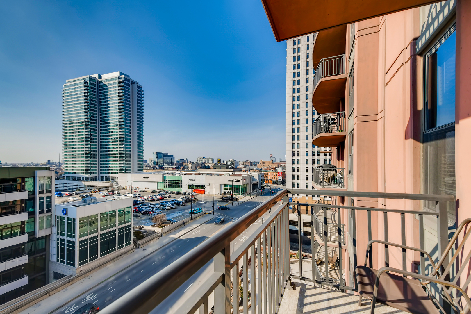 330 N Jefferson Street Unit: 805