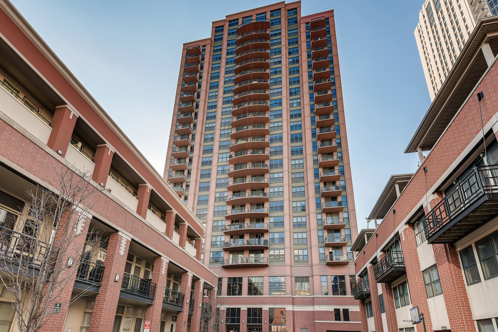 330 N Jefferson Street Unit: 805