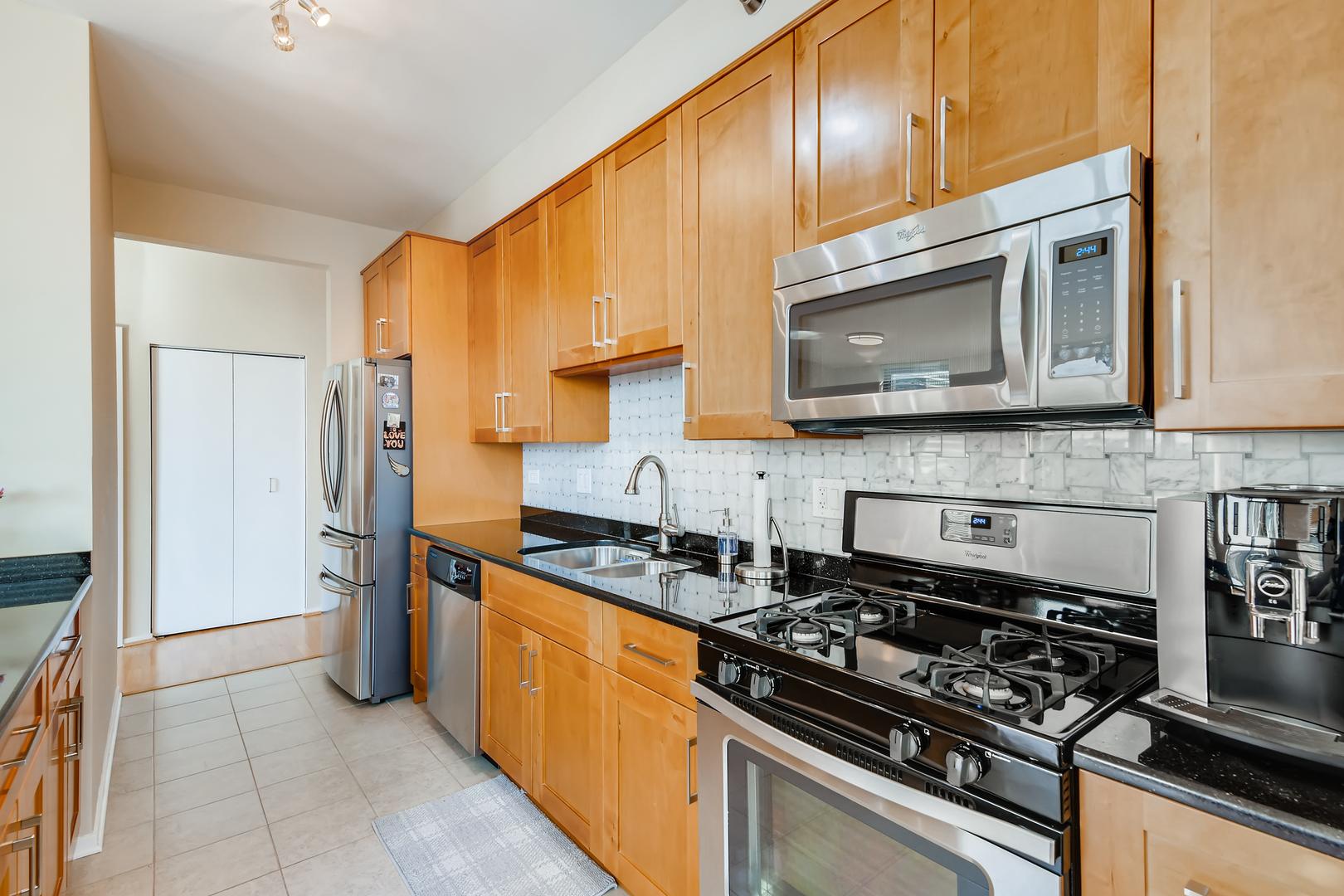 330 N Jefferson Street Unit: 805