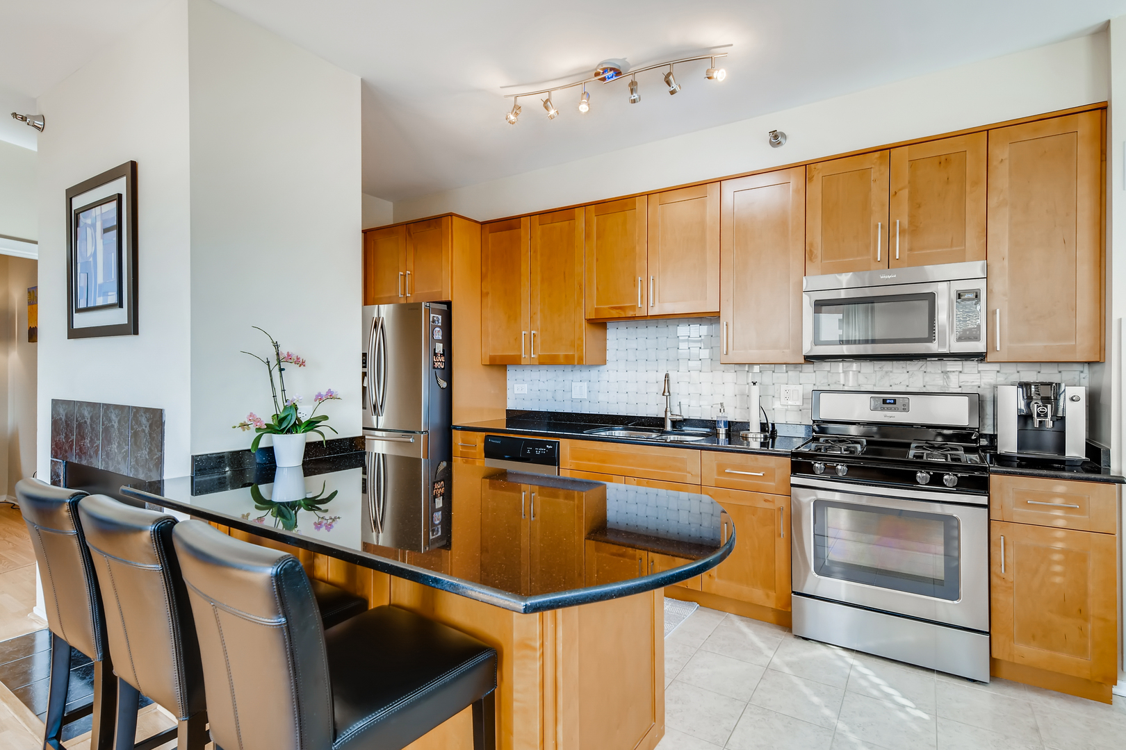 330 N Jefferson Street Unit: 805