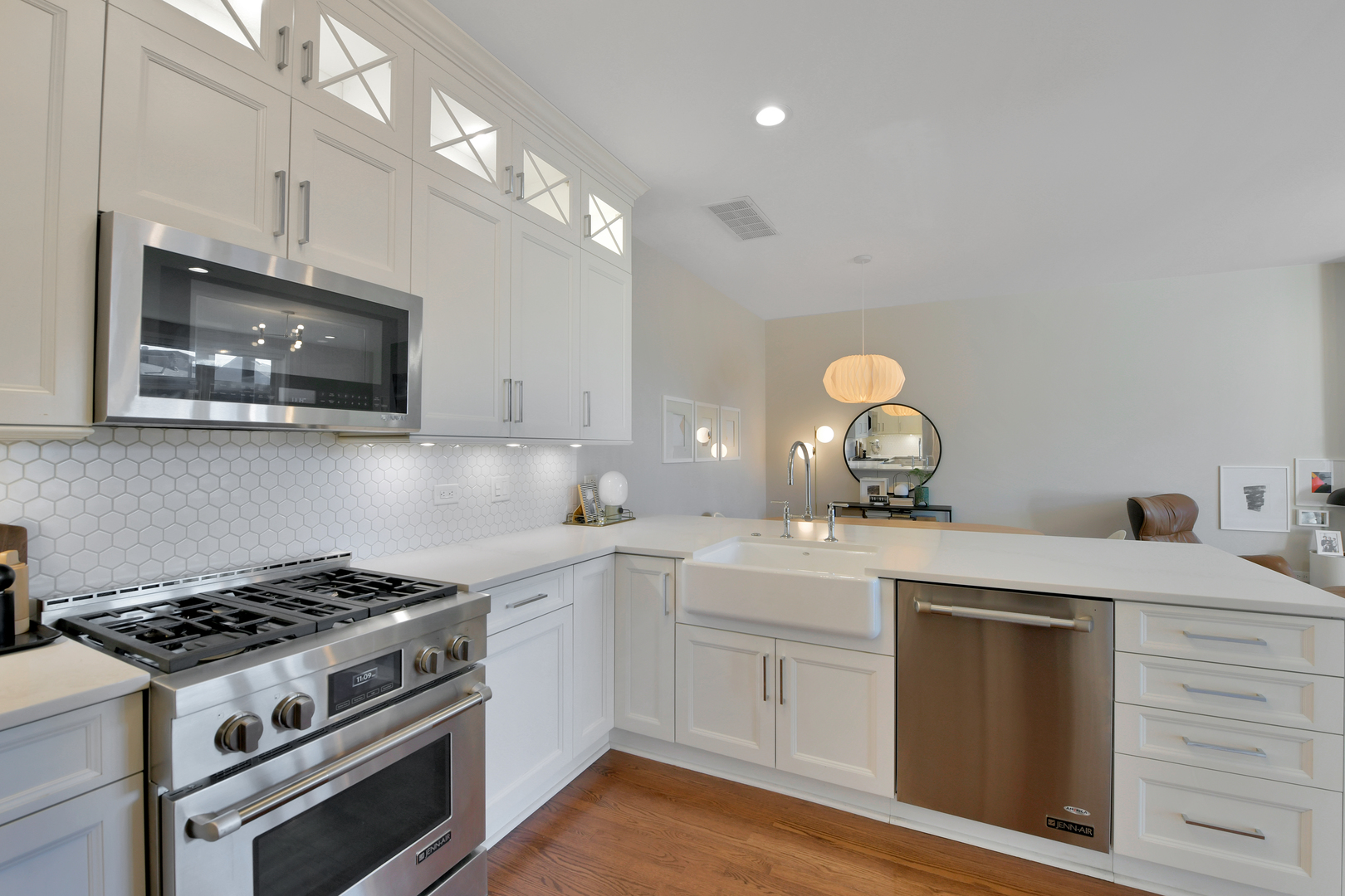 2840 N Lincoln Avenue Unit: C1