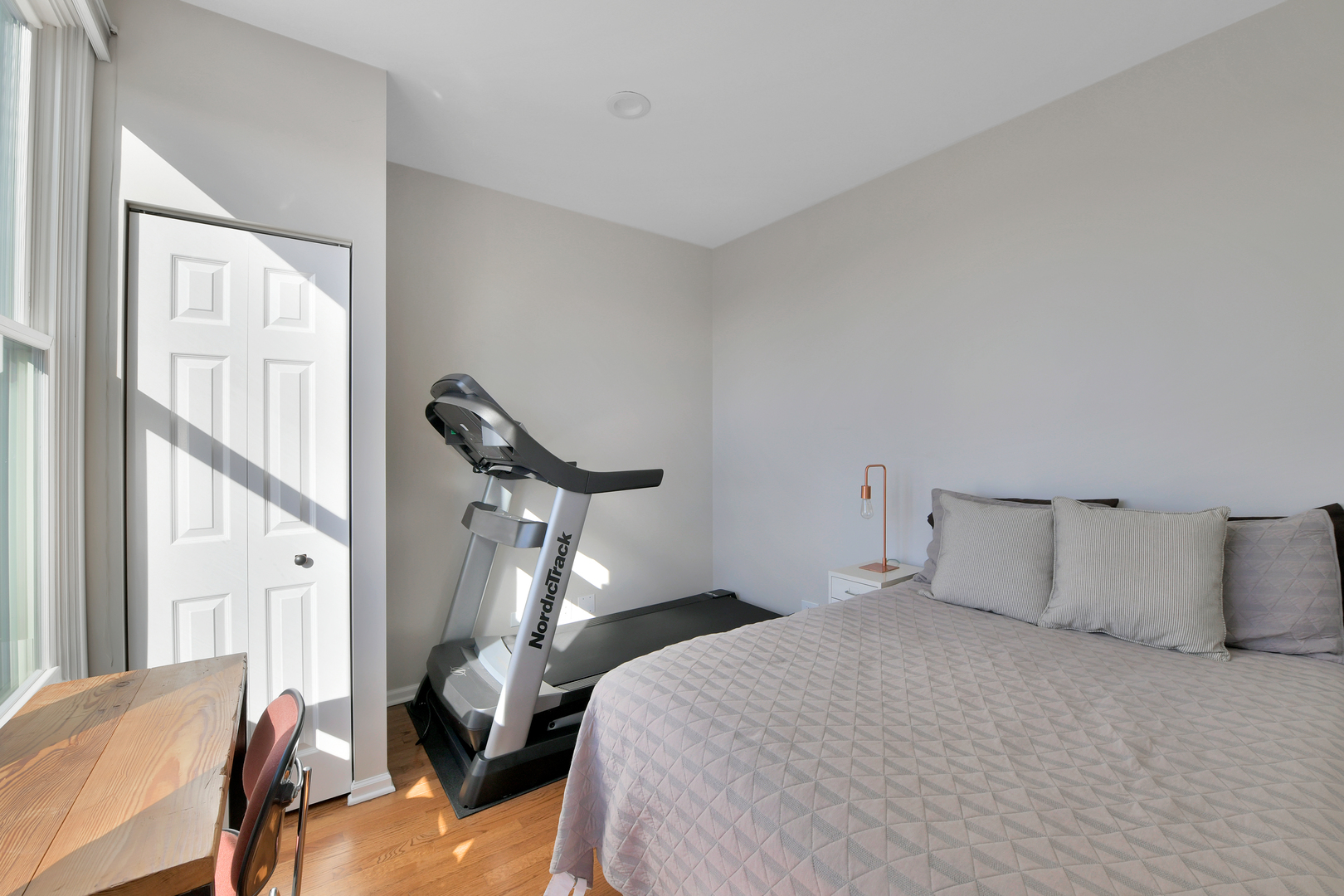 2840 N Lincoln Avenue Unit: C1