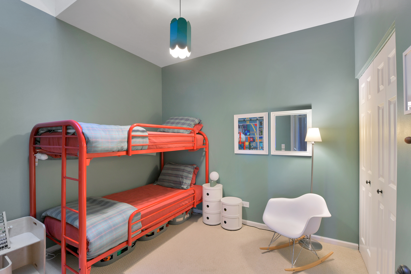 2840 N Lincoln Avenue Unit: C1