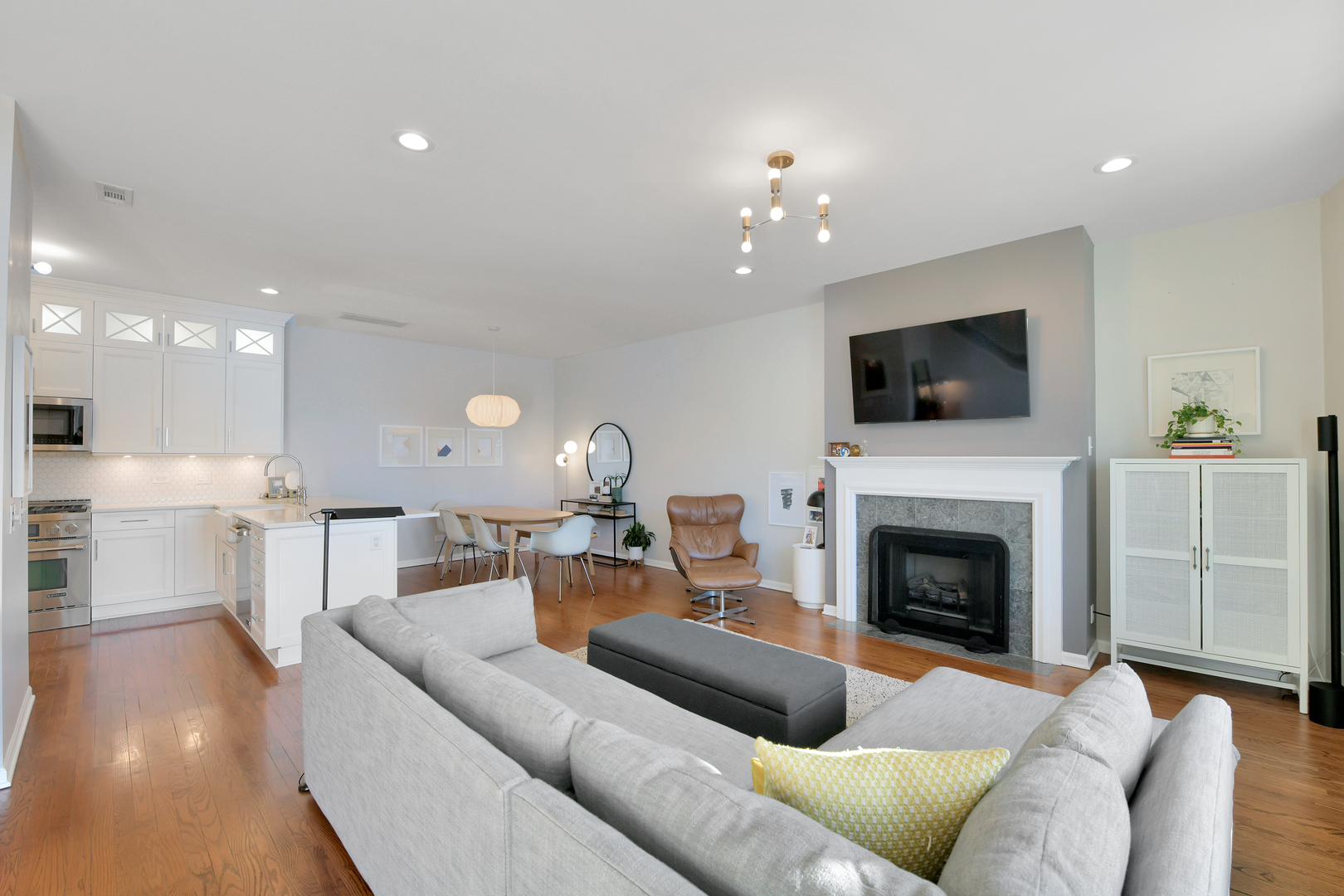 2840 N Lincoln Avenue Unit: C1