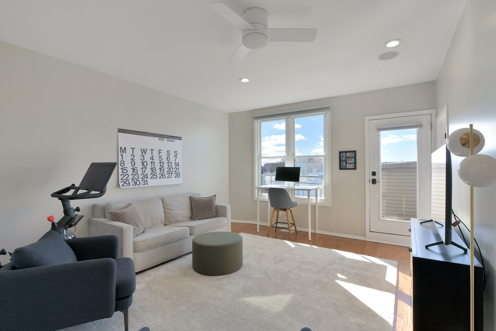 2840 N Lincoln Avenue Unit: C1