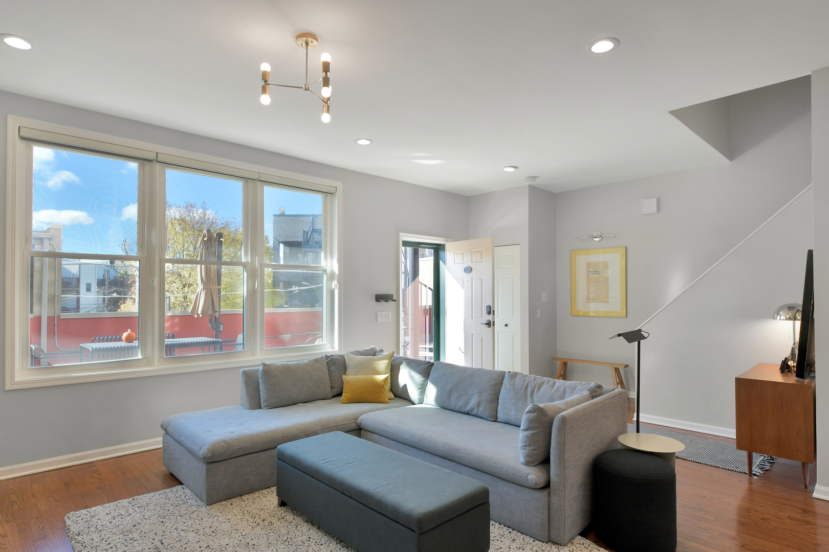 2840 N Lincoln Avenue Unit: C1