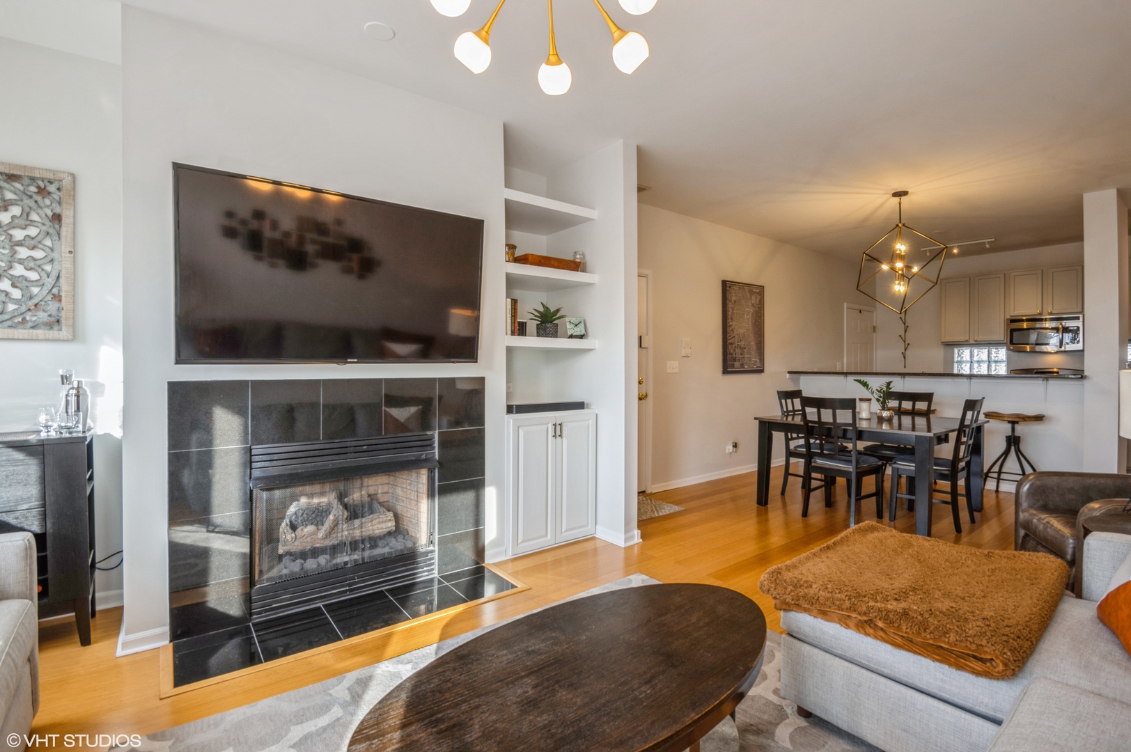 1245 N Orleans Street Unit: 904