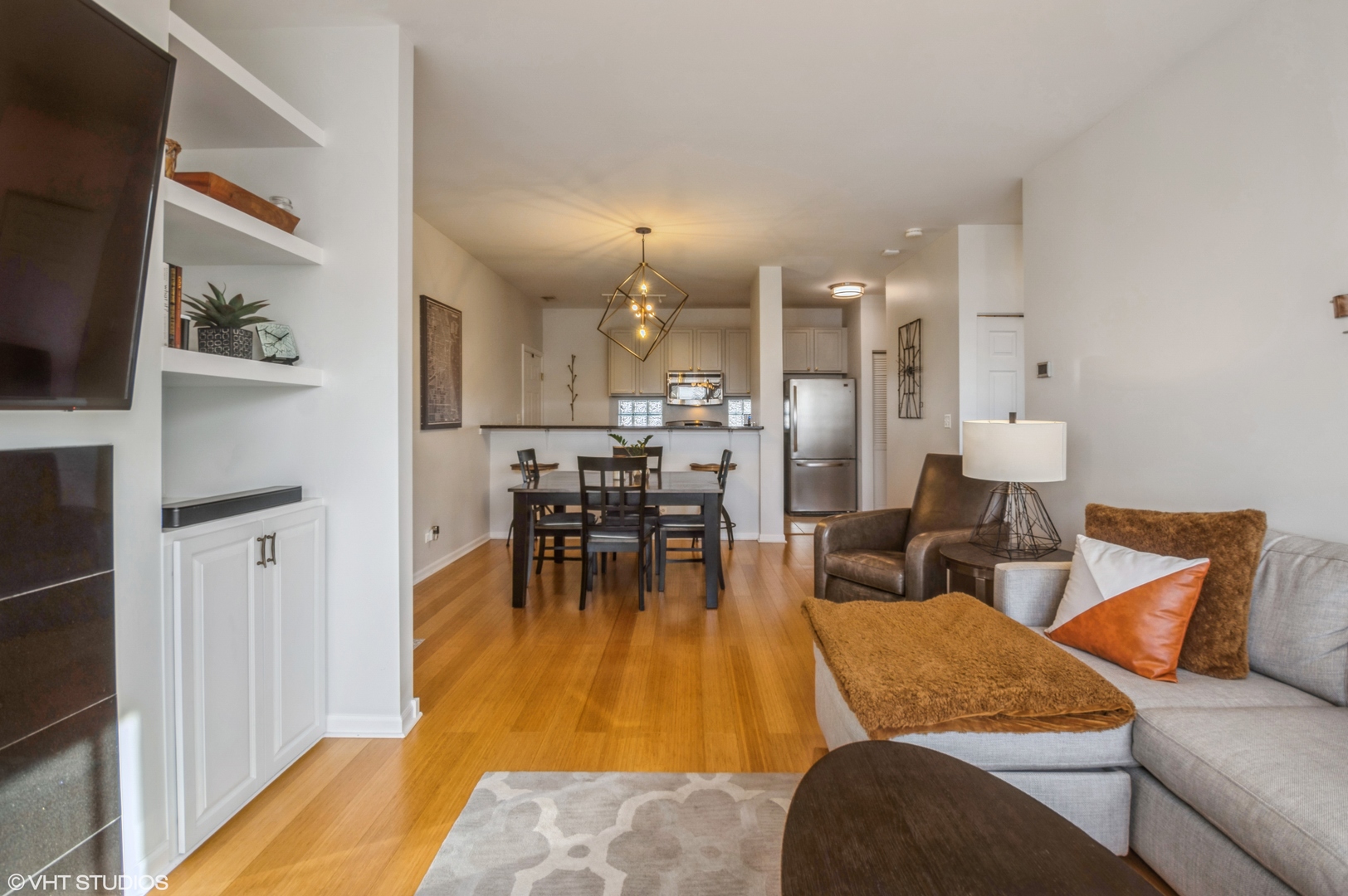 1245 N Orleans Street Unit: 904