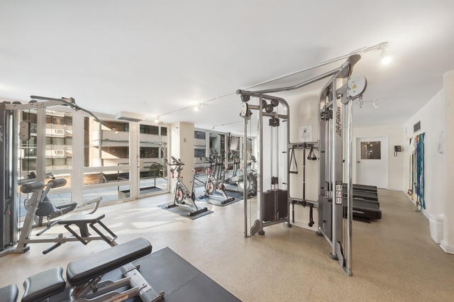 50 E Bellevue Place Unit: 901