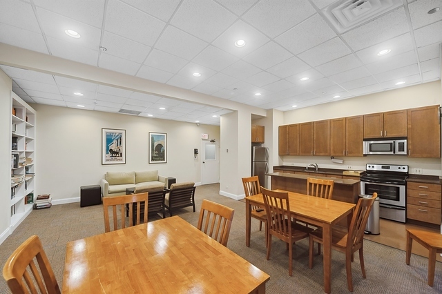 50 E Bellevue Place Unit: 901