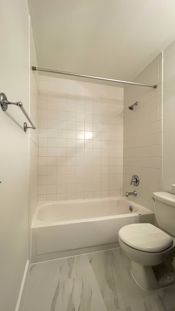 1660 N LaSalle Drive Unit: 405