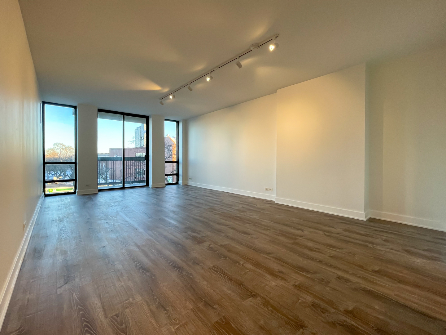 1660 N LaSalle Drive Unit: 405