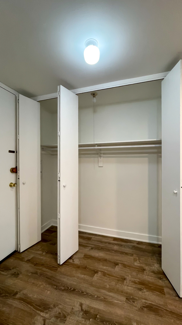 1660 N LaSalle Drive Unit: 405