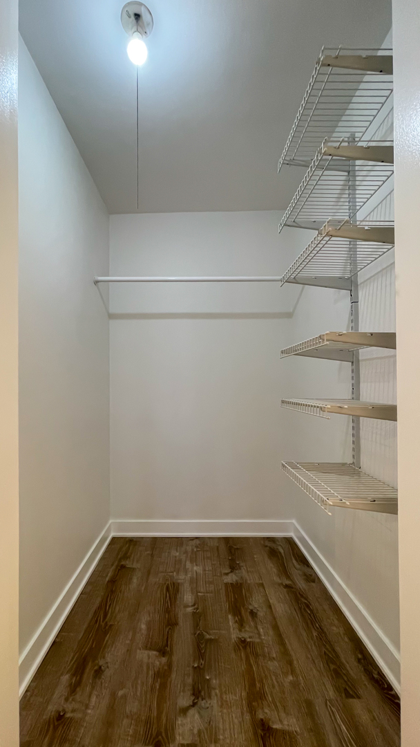 1660 N LaSalle Drive Unit: 405