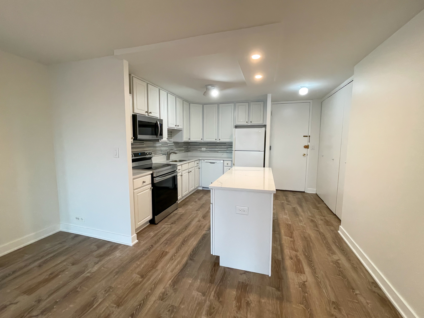 1660 N LaSalle Drive Unit: 405