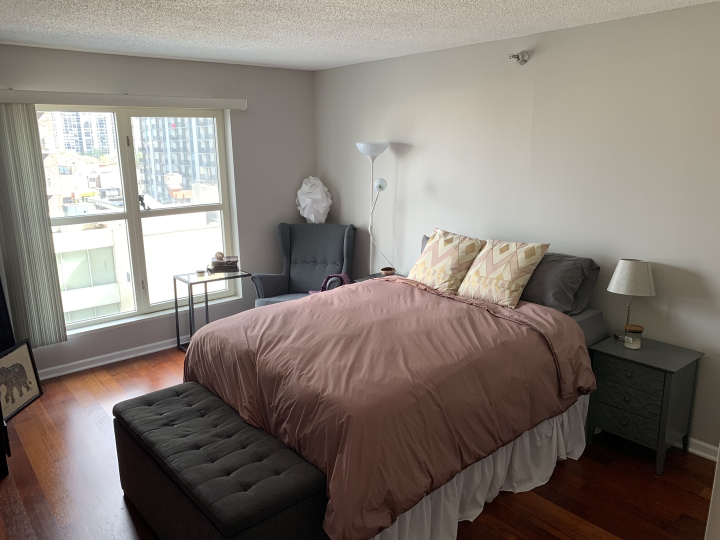 1212 N LaSalle Street Unit: 810