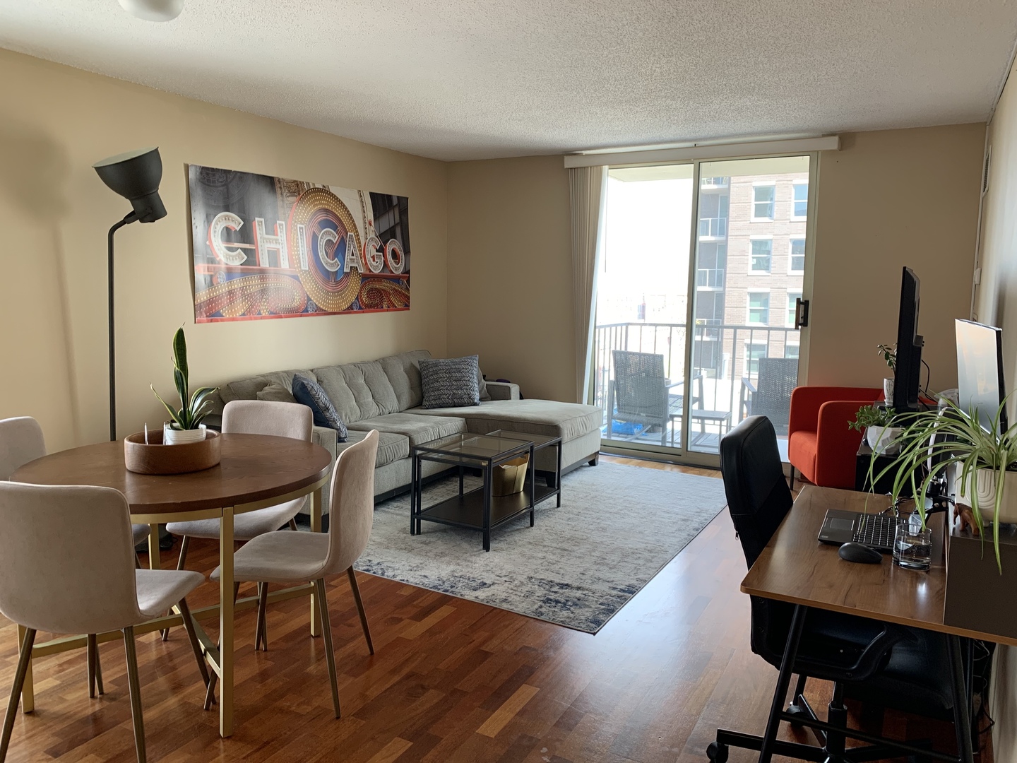 1212 N LaSalle Street Unit: 810