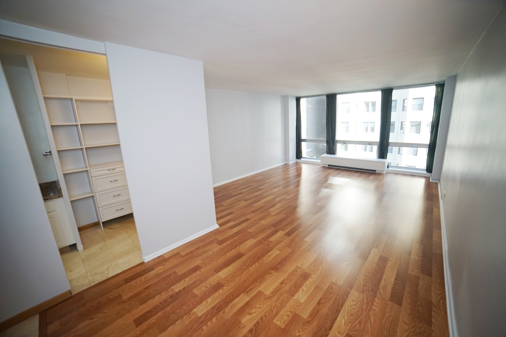 2400 N Lakeview Avenue Unit: 609