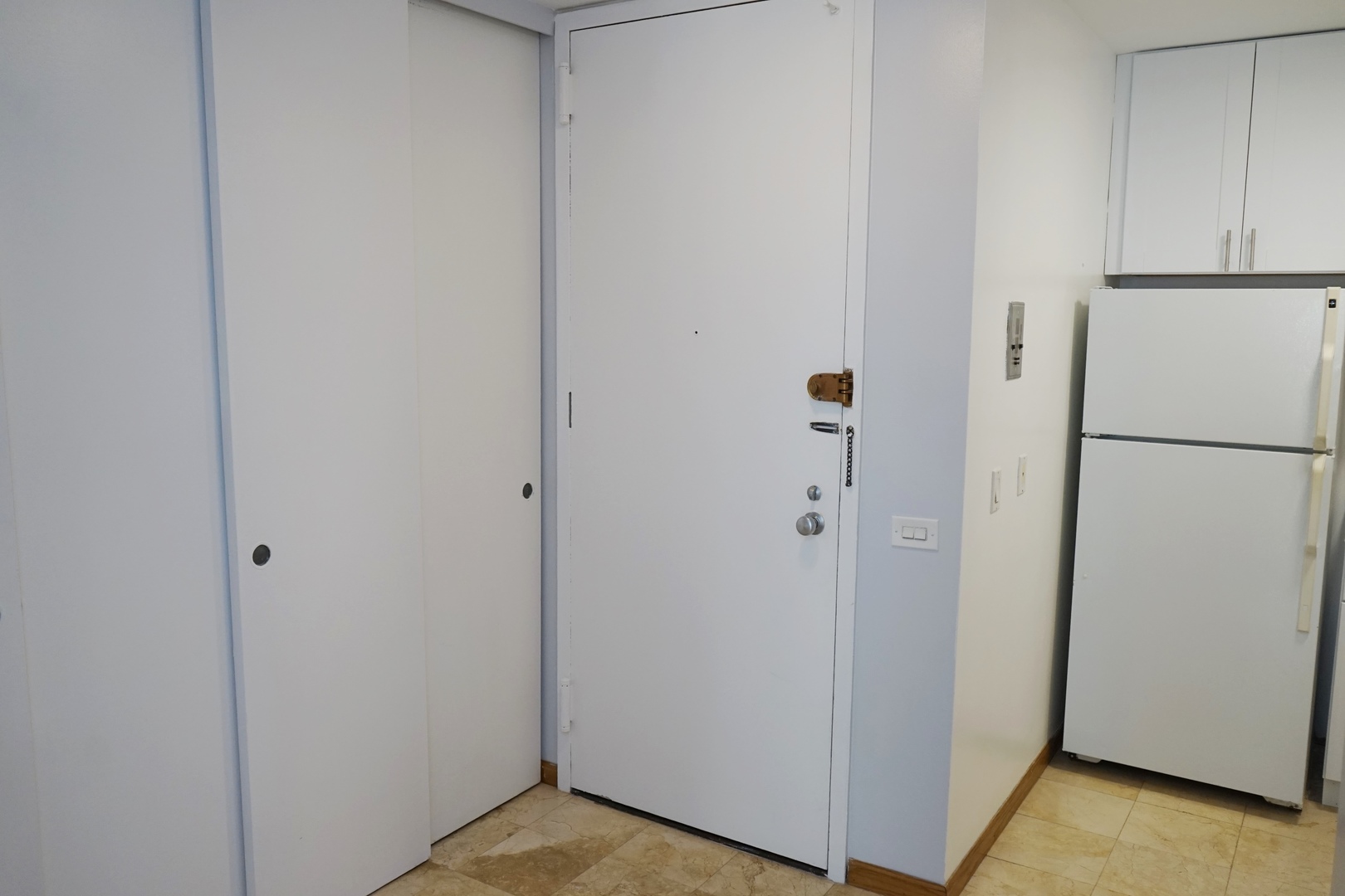 2400 N Lakeview Avenue Unit: 609