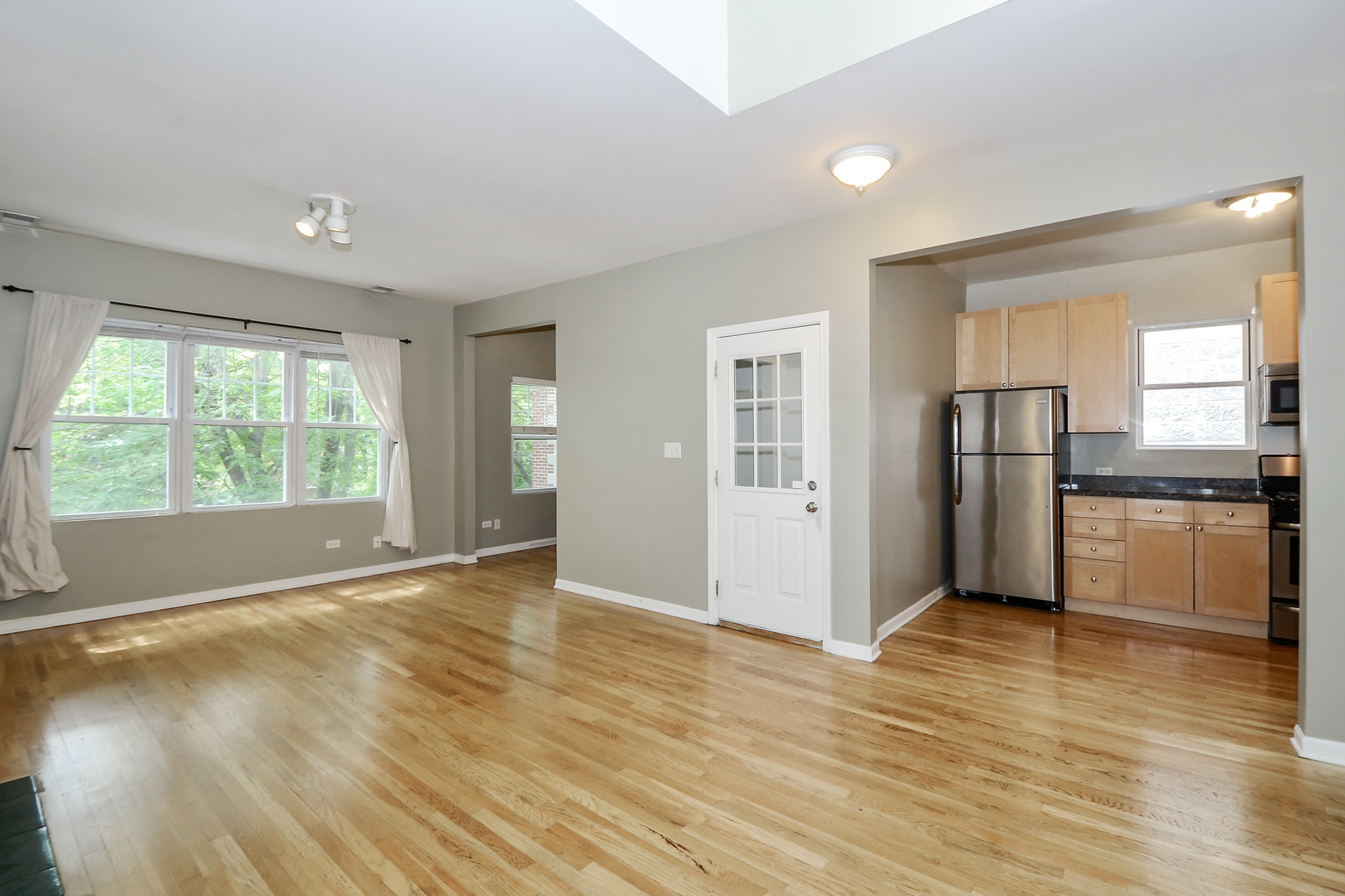 1938 W Melrose Street Unit: 3